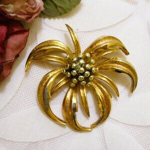 Vintage MARBOUX by BOUCHER Floral Brooch: Gold Plated Chrysanthemum, Signed